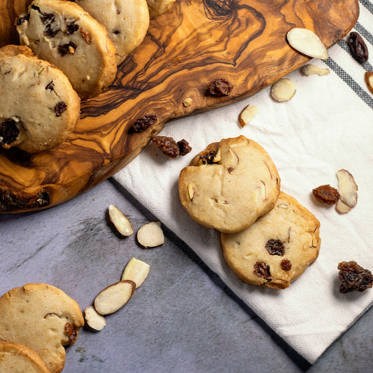 Vegan raisins and almonds sable cookies for tu bishvat