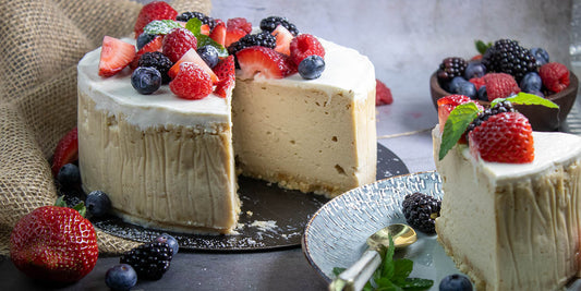 Vegan baked cheesecake new york style  with fresh berries